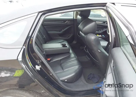 2021 Honda Accord Lx z USA, uszkodzony, nr VIN 1HGCV1F17MA002365